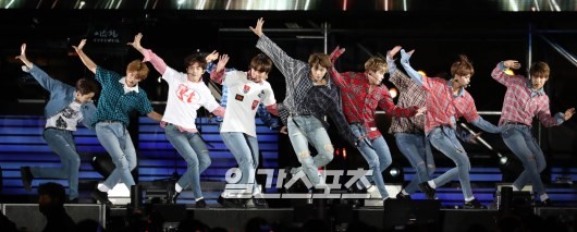 WANNA ONE 