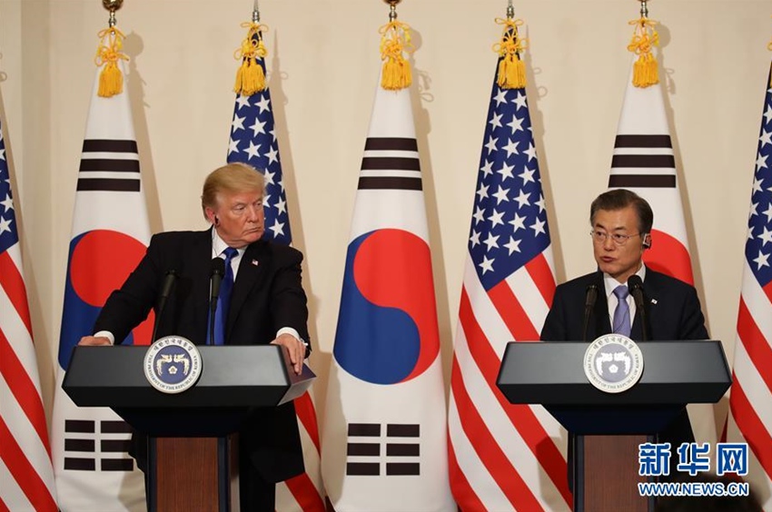韓美首腦重申和平解決朝核問題原則