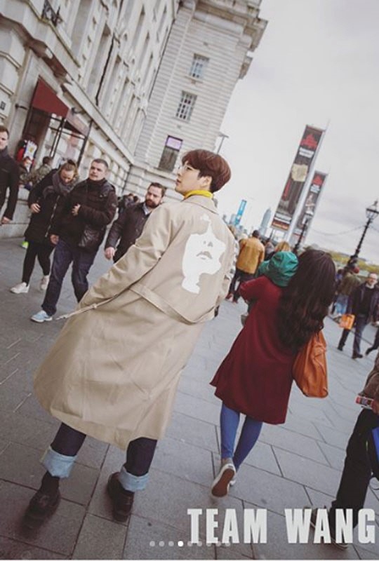 GOT7王嘉爾最新寫真公開 漫步倫敦街頭顯滿分痞氣【組圖】【6】