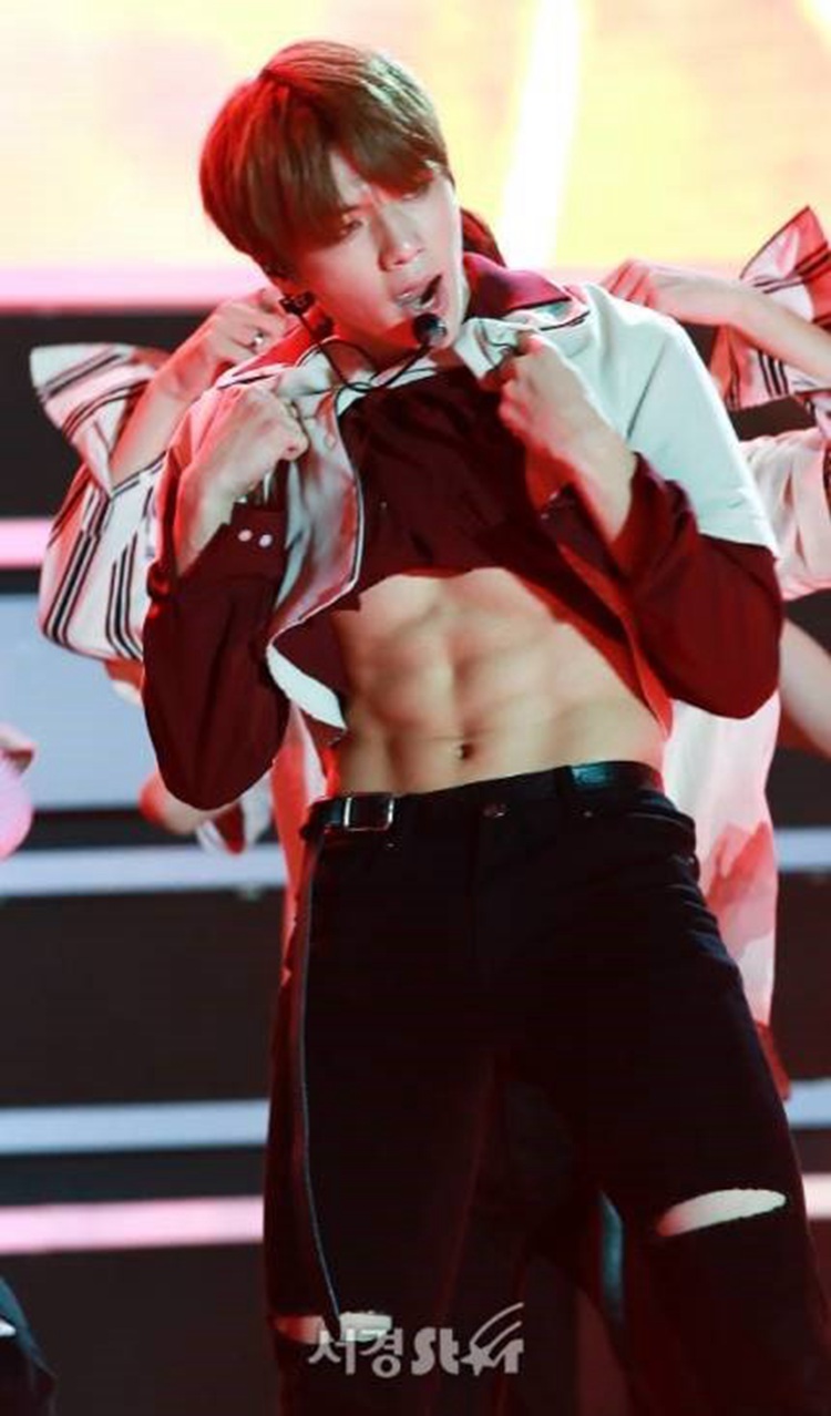 EXO吴世勋Wanna One姜丹尼尔防弹少年团金硕珍 被MONSTA X孙轩宇评为偶像界“好身材TOP3”【组图】