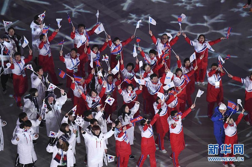 朝鮮和韓國體育代表團在閉幕式上入場。 新華社記者王昊飛攝