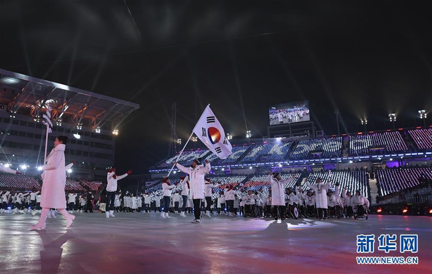 3月9日，東道主韓國代表團在開幕式上入場。新華社記者夏一方攝