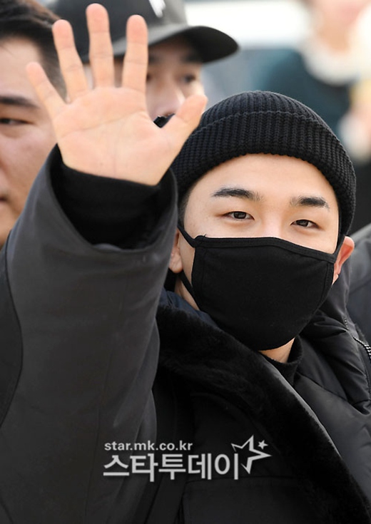 BIGBANG太陽入伍現場直擊 行大禮致謝粉絲【組圖】【5】