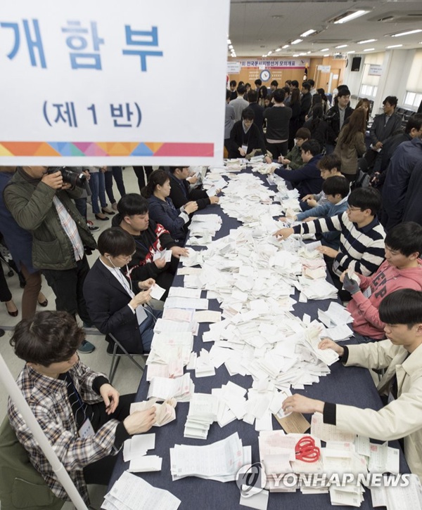 韓國地方選舉舉行模擬開票預演【組圖】【2】