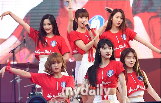 韩国女团为世界杯应援 gugudan热裤劲舞EXID