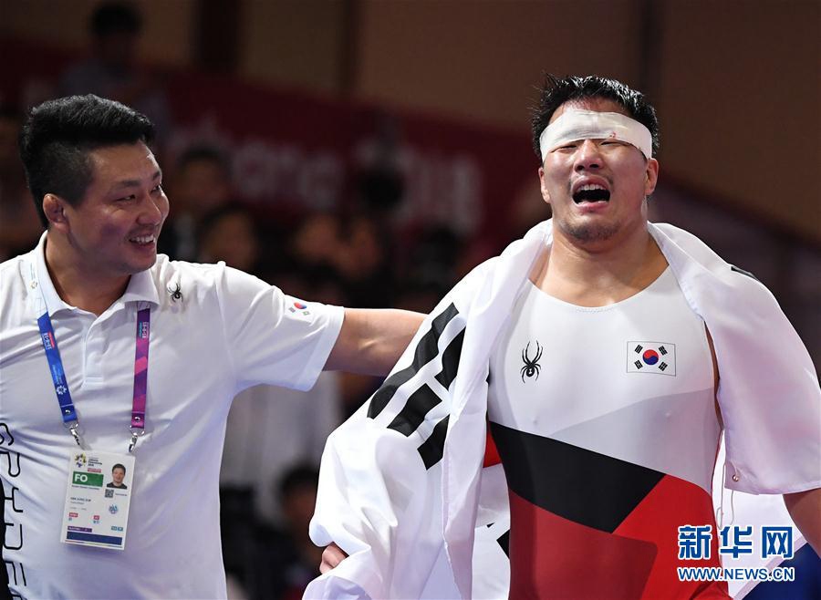 8月22日，韓國選手趙孝哲（音譯）在獲勝后。 新華社記者 李賀攝