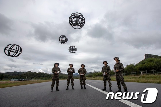 韩 无人机机器人战斗团 成立 士兵训练照曝光-