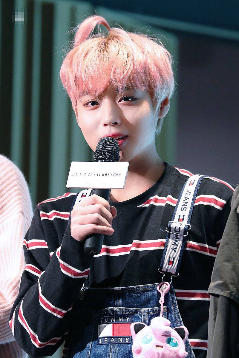 Wanna one ־ѵ