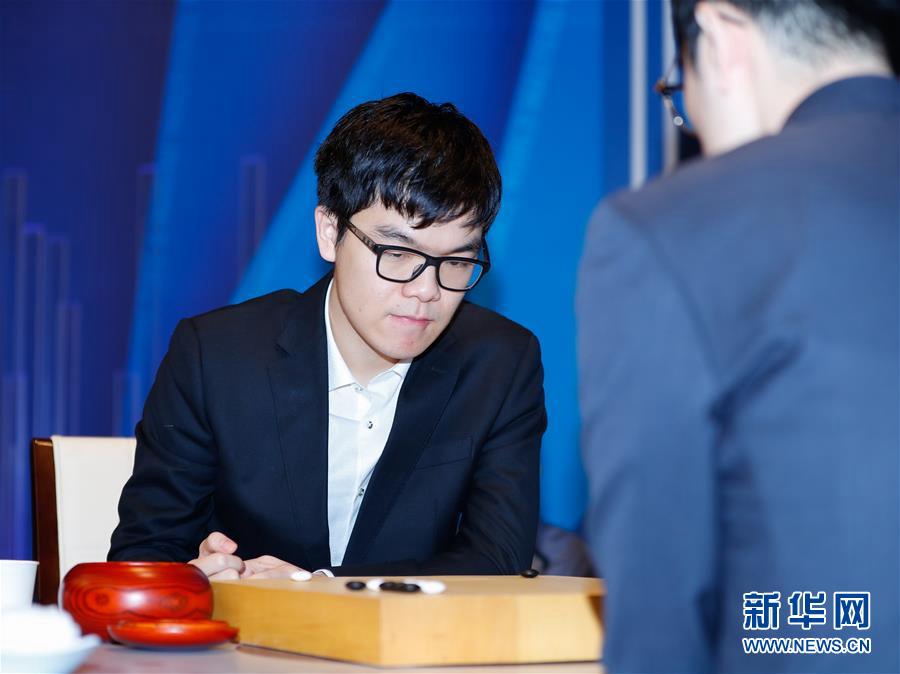 12月5日，柯潔在比賽中。新華社記者王婧嬙攝