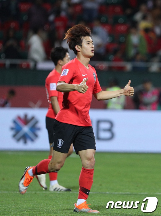 當地時間1月22日，在阿聯酋阿布扎比舉行的2019年亞洲杯足球賽八分之一決賽中，韓國隊金珍洙破門進球，韓國隊將比分擴至2比1並最終晉級八強。（韓媒news1）