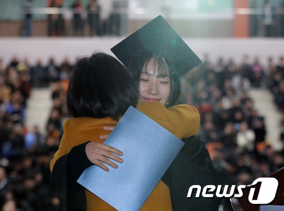 韓國高中2月迎來畢業季 典禮現場溫馨感人【11】