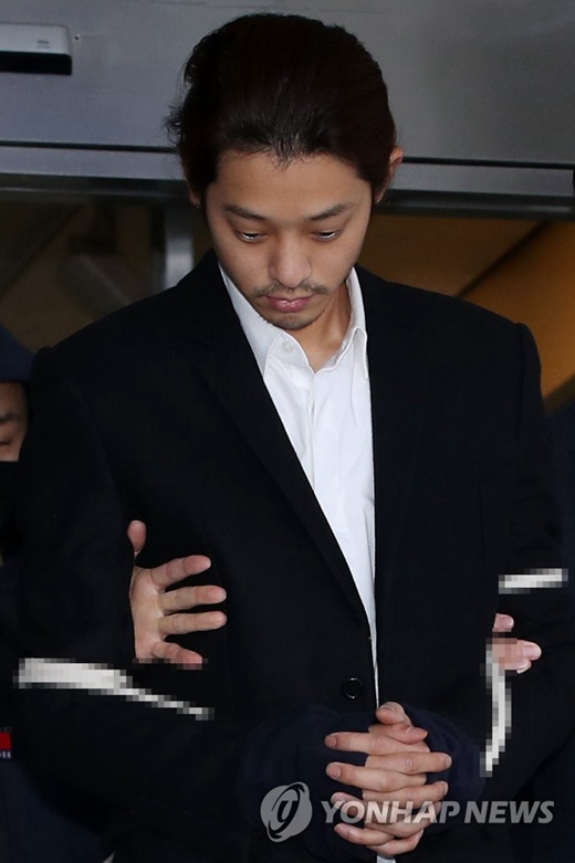 藝人鄭俊英涉嫌偷拍和散播性愛視頻案被移送檢方審查。