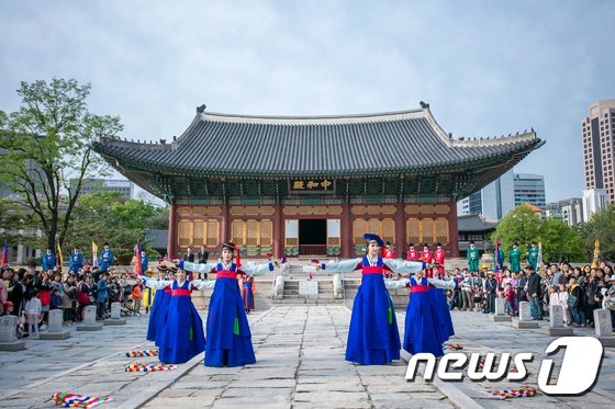 韓舉辦宮中文化慶典 游客可體驗朝鮮時代文化【組圖】