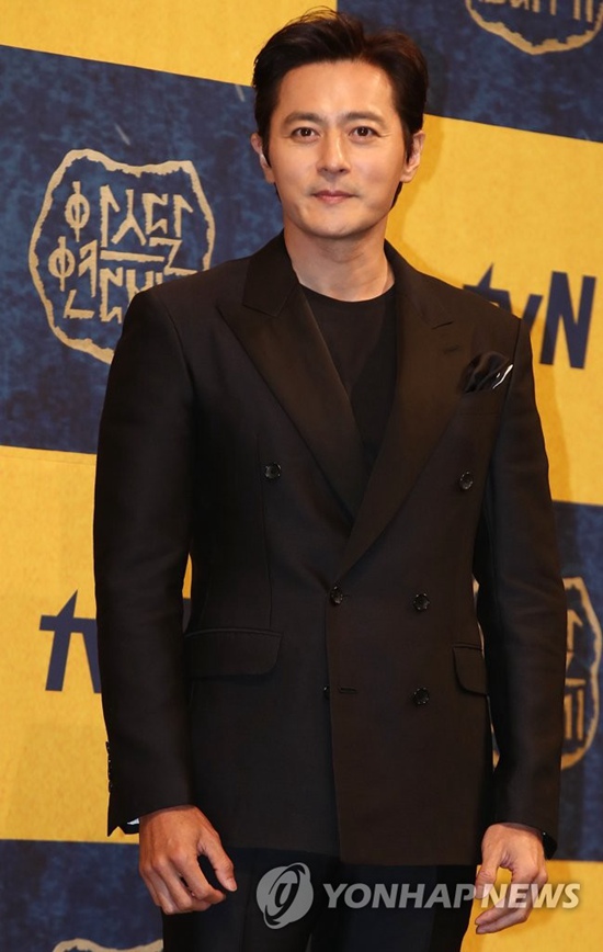 5月28日，在首爾皇宮酒店，演員張東健出席新劇《阿斯達編年史》發布會。