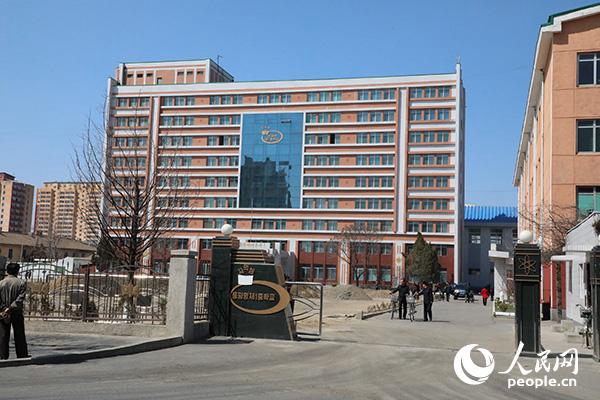 朝鮮東平壤第一中學。（記者 莽九晨攝）