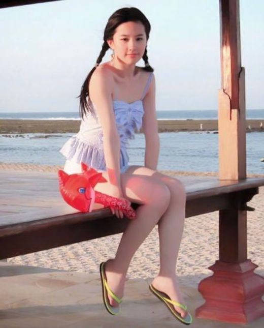 劉亦菲17歲寫真在韓網曝光 網友贊其是自然美人【組圖】