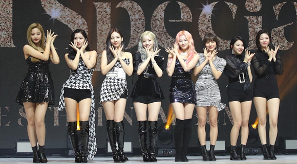 第2名：TWICE
