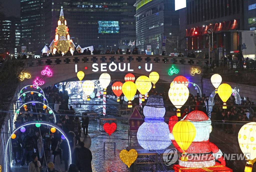 首爾清溪廣場夜晚燈光迷人 聖誕節氛圍濃厚【組圖】