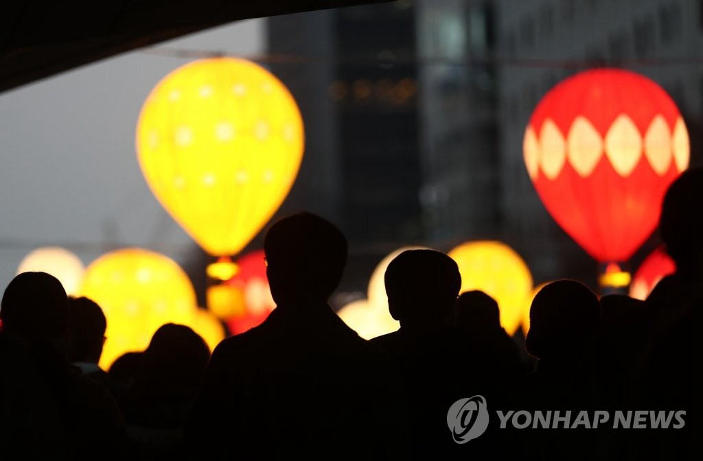 首爾清溪廣場夜晚燈光迷人 聖誕節氛圍濃厚【組圖】【3】