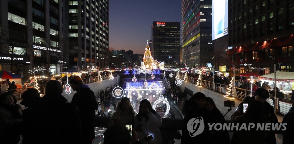 首爾清溪廣場夜晚燈光迷人 聖誕節氛圍濃厚【組圖】【6】