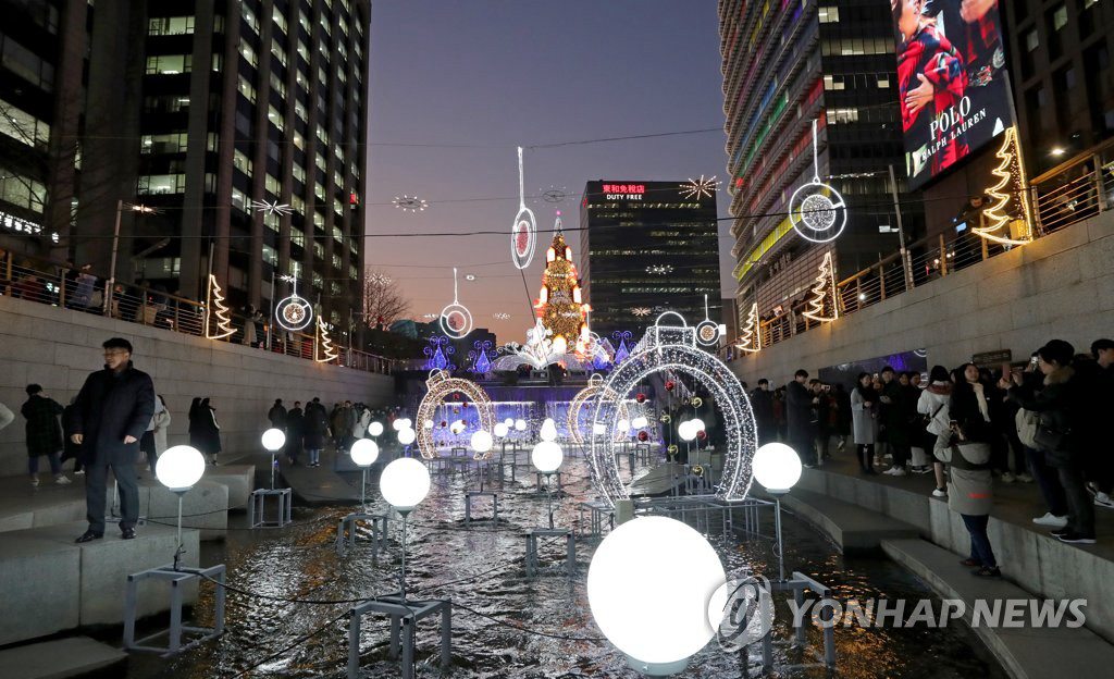 首爾清溪廣場夜晚燈光迷人 聖誕節氛圍濃厚【組圖】【5】