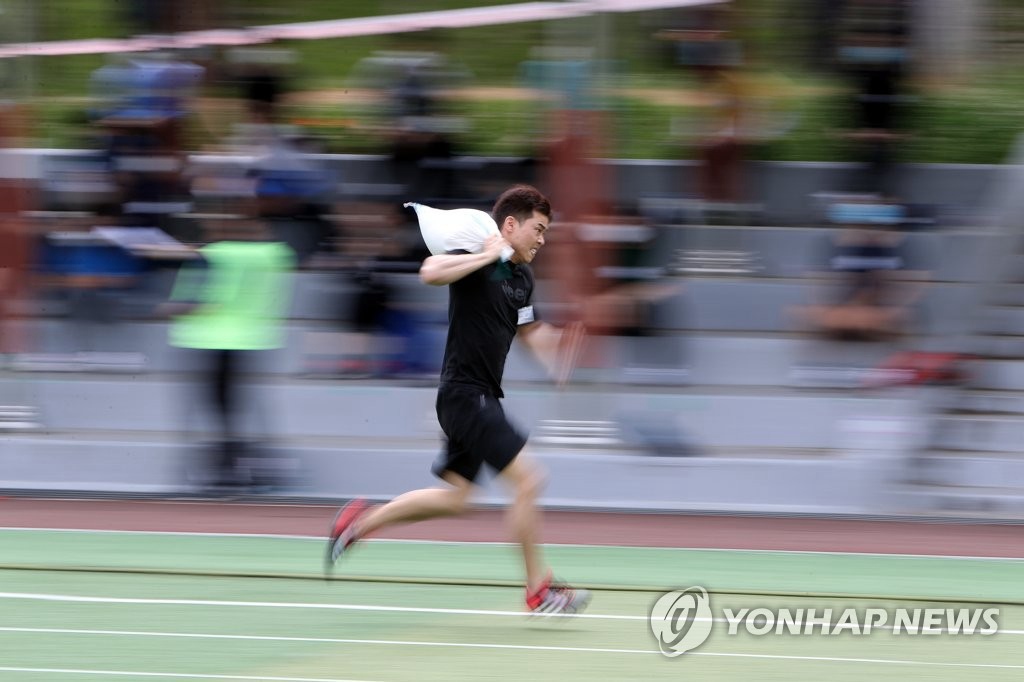 奔跑吧！韓國球場上拉開一場別開生面的體能測試