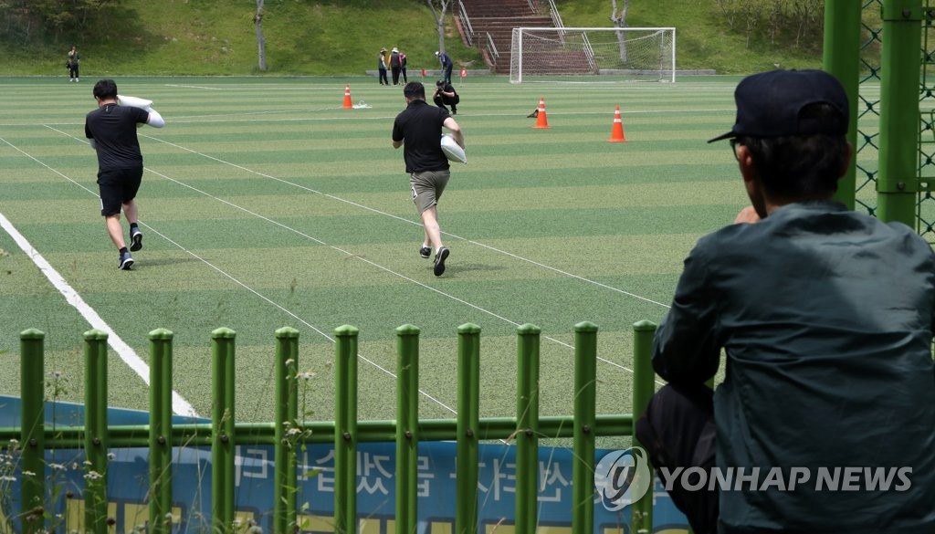 奔跑吧！韓國球場上拉開一場別開生面的體能測試【6】