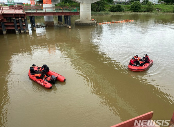 韩媒：2名泰国人在韩落水被卷走 为救同伴落水者确认身亡