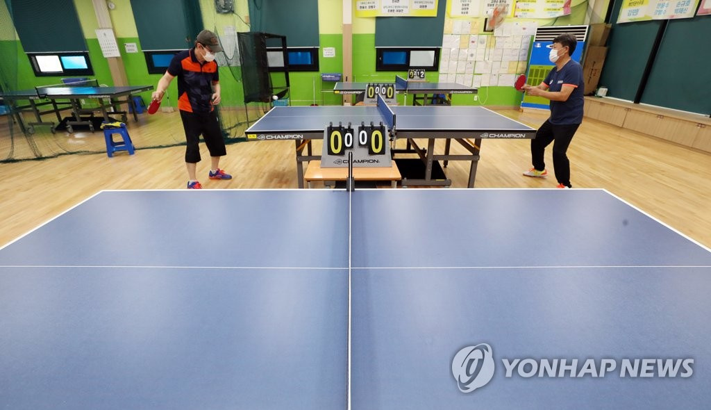 9月15日上午，光州北區某乒乓球場時隔許久終於重新營業，但場內十分冷清。