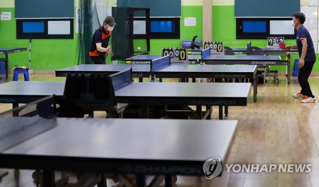 9月15日上午，光州北區某乒乓球場時隔許久終於重新營業，但場內十分冷清。