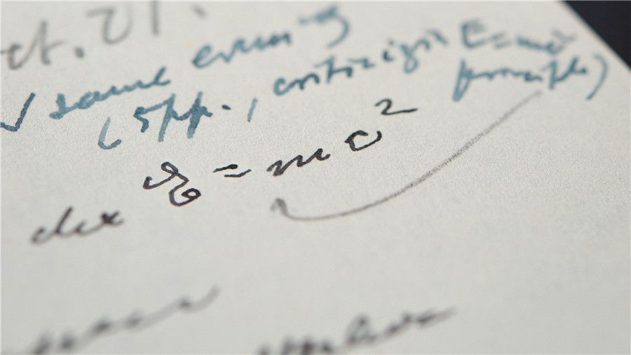寫有著名公式的愛因斯坦親筆信被拍賣 價格超120萬美元
