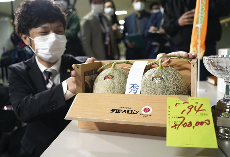 日本北海道優質蜜瓜拍出16萬高價 同比去年升值23倍！