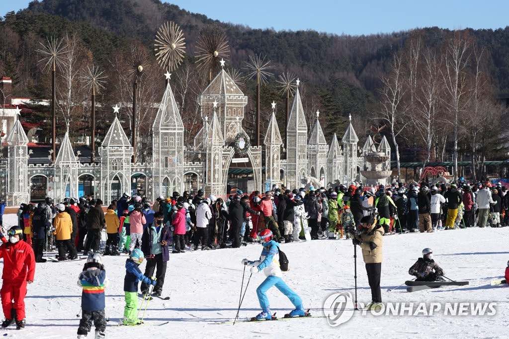 【图】驰骋雪原！韩国滑雪场开业第一周人气火爆
