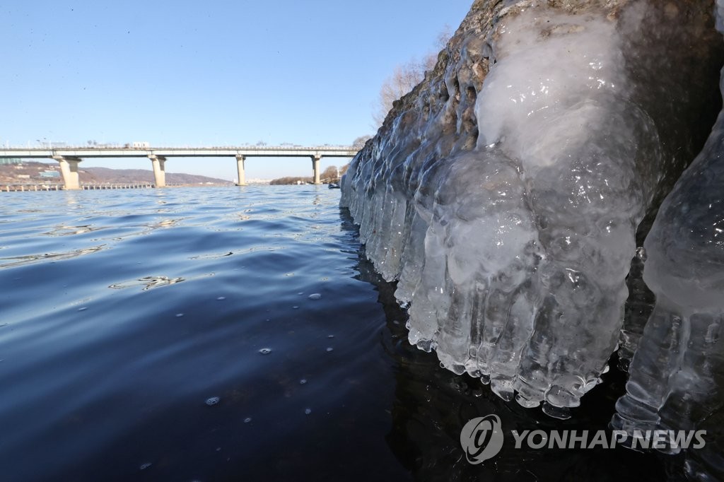 【組圖】首爾氣溫低至零度以下 漢江結冰【4】