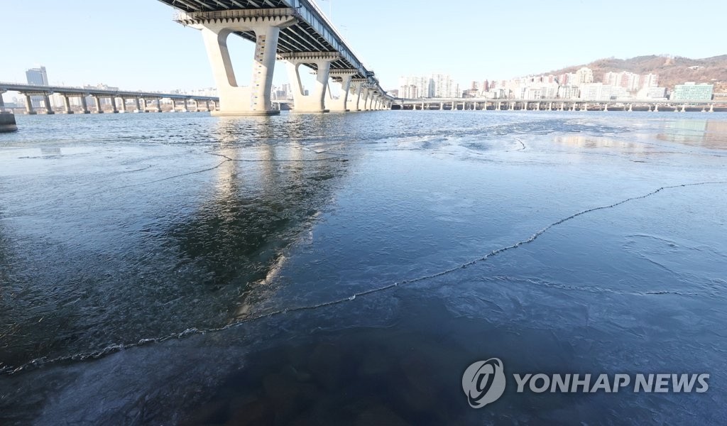 【組圖】首爾氣溫低至零度以下 漢江結冰【2】