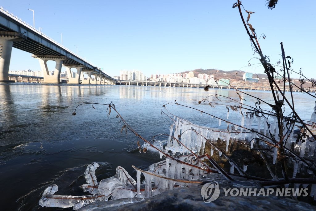 【組圖】首爾氣溫低至零度以下 漢江結冰【3】