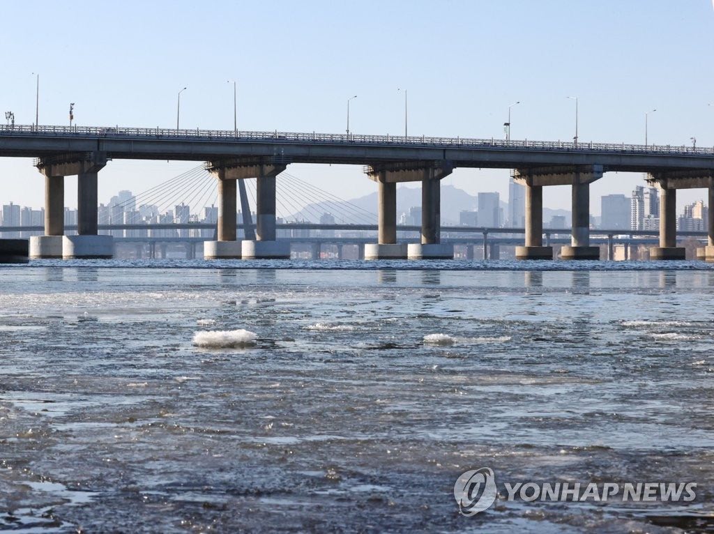 【組圖】首爾氣溫低至零度以下 漢江結冰【5】