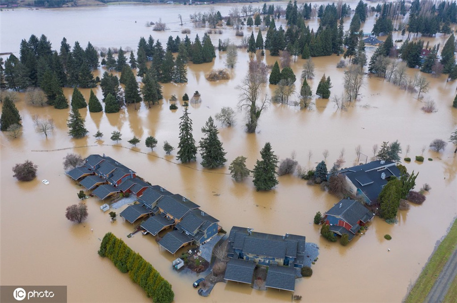 美国华盛顿州暴雨引发洪灾