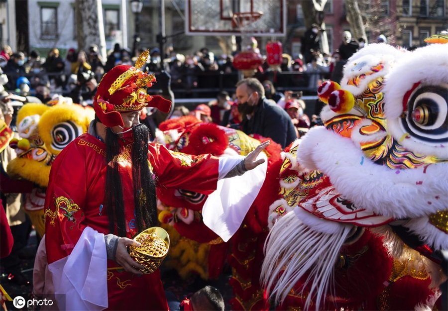 美國紐約上演舞龍舞獅表演 慶祝新春佳節