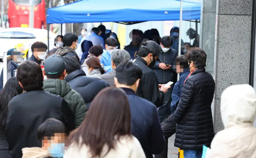 韓國累計新冠確診病例超千萬例 七成民眾認為“疫情擴散難以控制”
