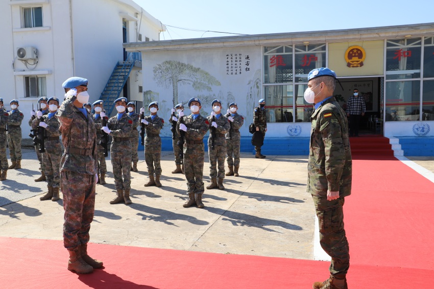 新任聯黎部隊司令首次視察中國赴黎維和部隊