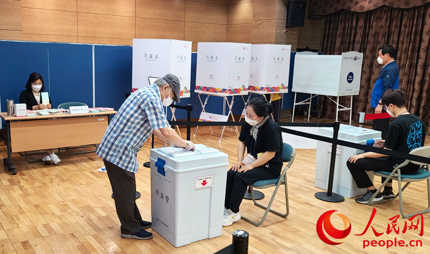 韓國地方選舉現場 人民網 裴埈基攝