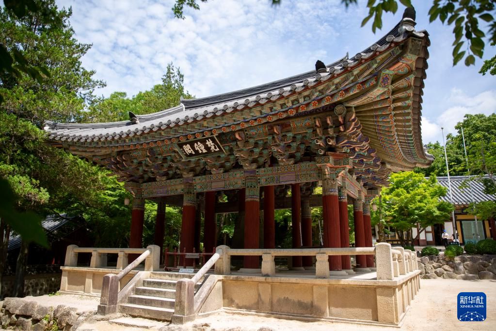 7月3日在韓國慶州市世界文化遺產佛國寺拍攝的梵鐘閣。