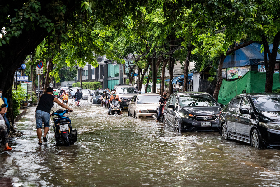 泰国首都曼谷遭遇强降雨