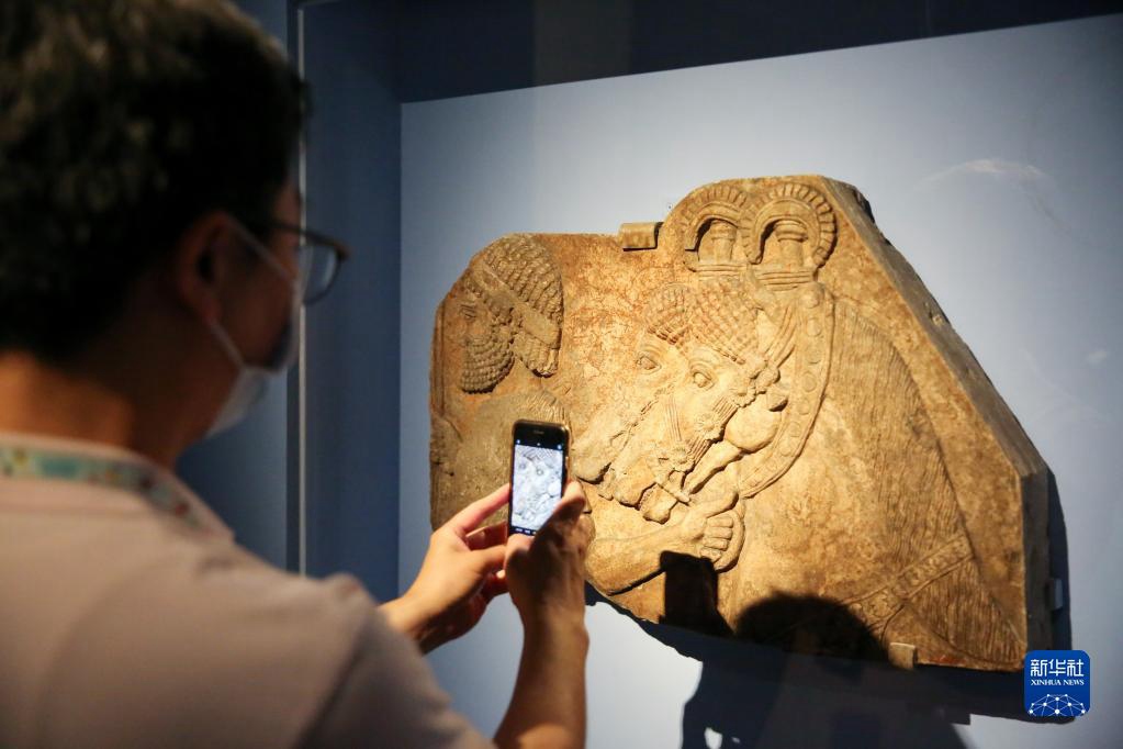 7月21日，參觀者在韓國國立中央博物館美索不達米亞陳列館的預展上參觀。新華社記者 王益亮 攝