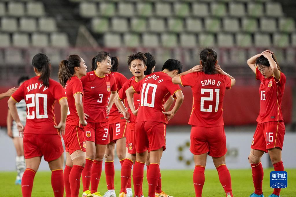 7月23日，中国队球员在比赛后。