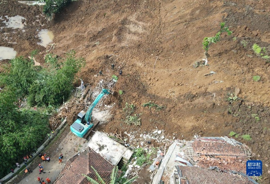 印尼地震災區加緊救援