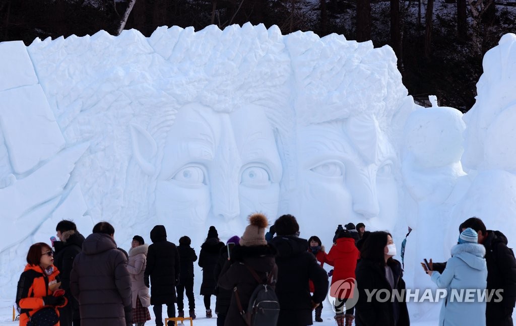 【组图】韩国江原道：雪雕作品吸引游人驻足【6】