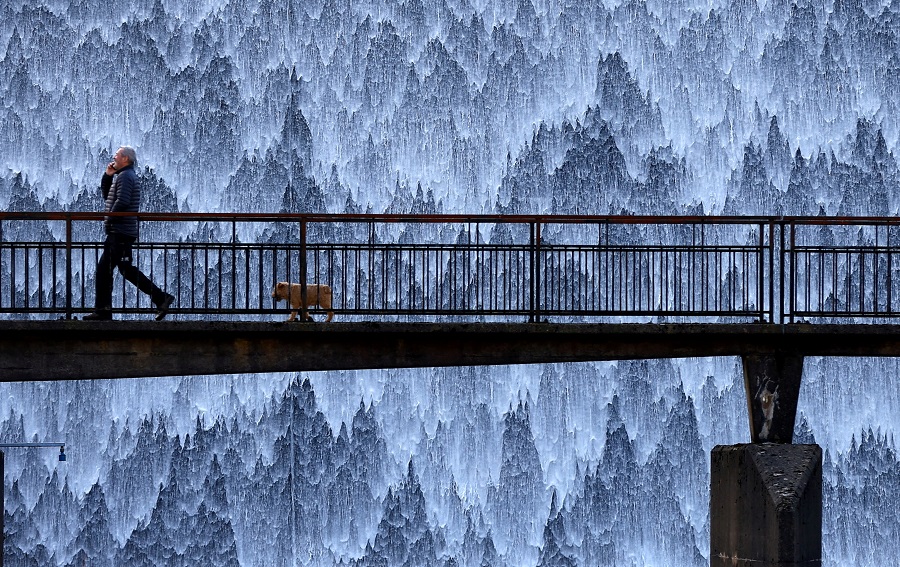 英国彭里斯水库瀑布尽显壮观