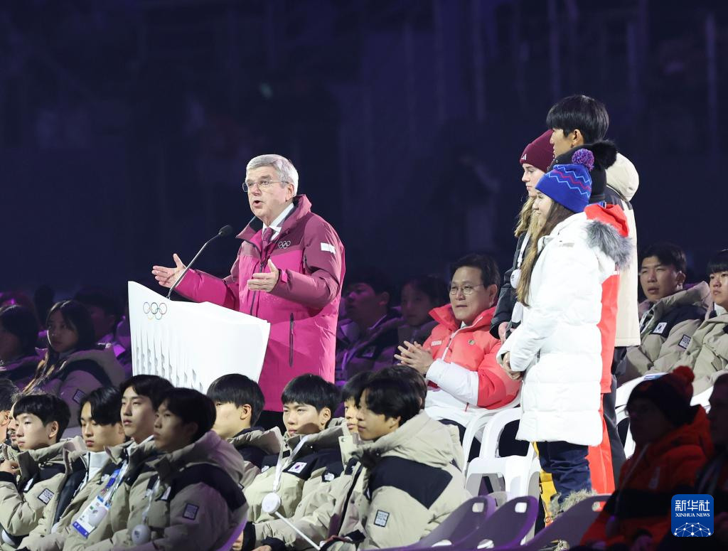1月19日，國際奧委會主席巴赫在江陵速滑館開幕式現場致辭。新華社記者 姚琪琳 攝